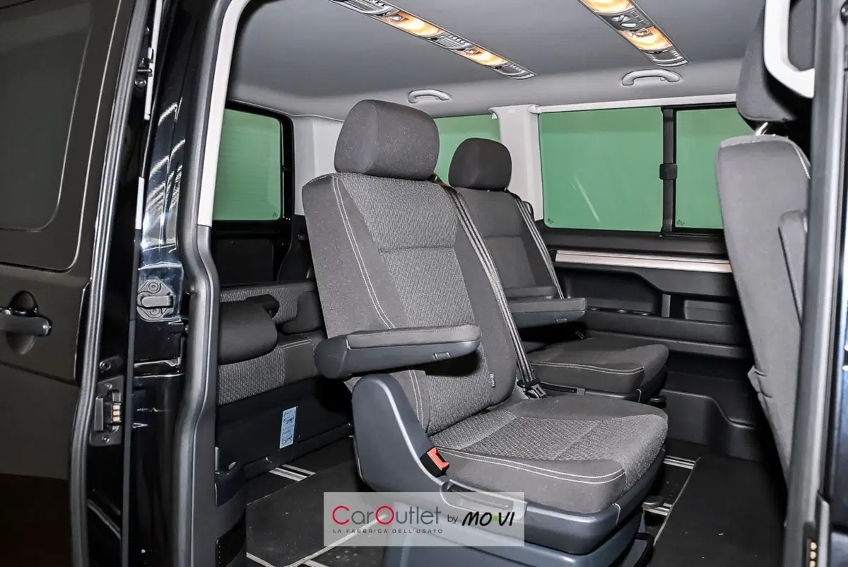 Volkswagen Multivan usata a Torino (10)