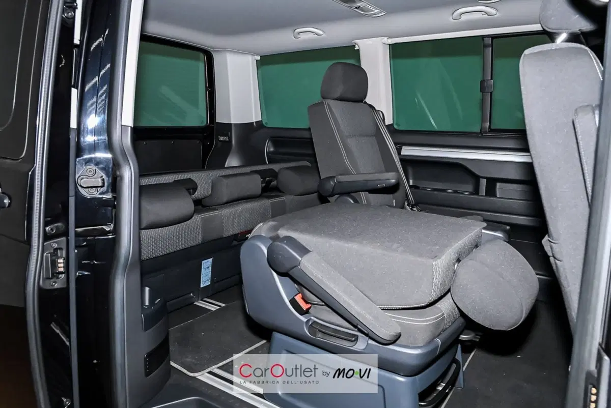 Volkswagen Multivan usata a Torino (11)