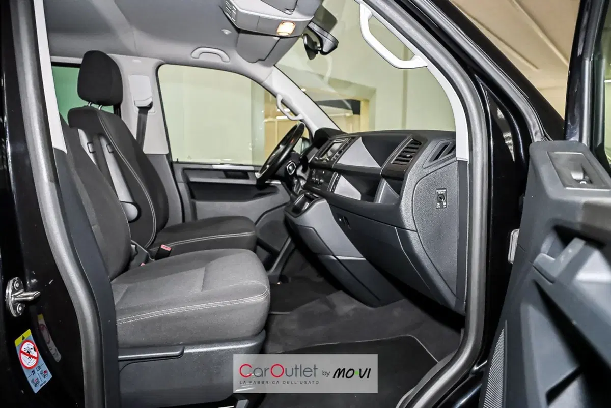 Volkswagen Multivan usata a Torino (12)