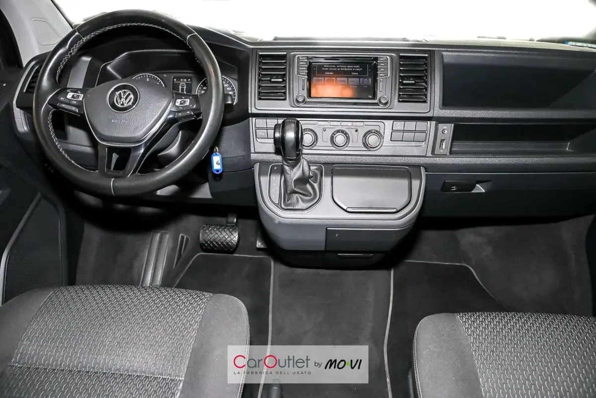 Volkswagen Multivan usata a Torino (16)