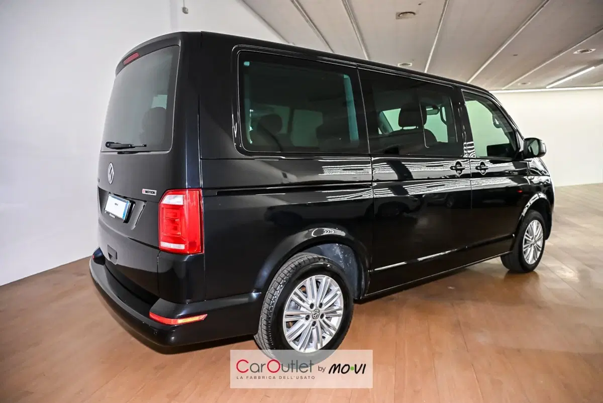Volkswagen Multivan usata a Torino (6)