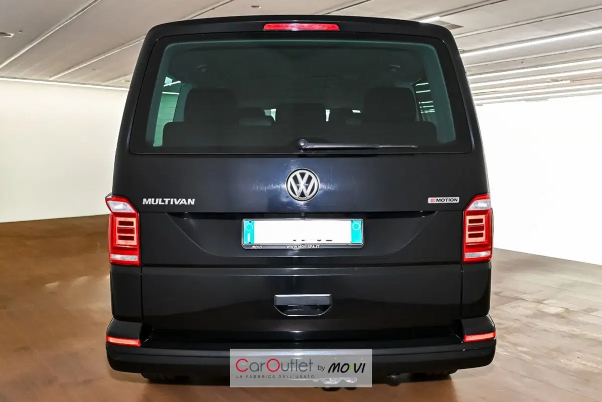 Volkswagen Multivan usata a Torino (7)