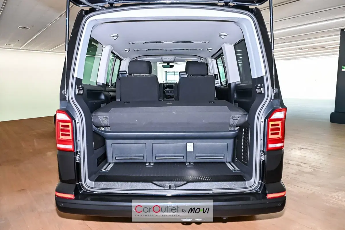 Volkswagen Multivan usata a Torino (9)
