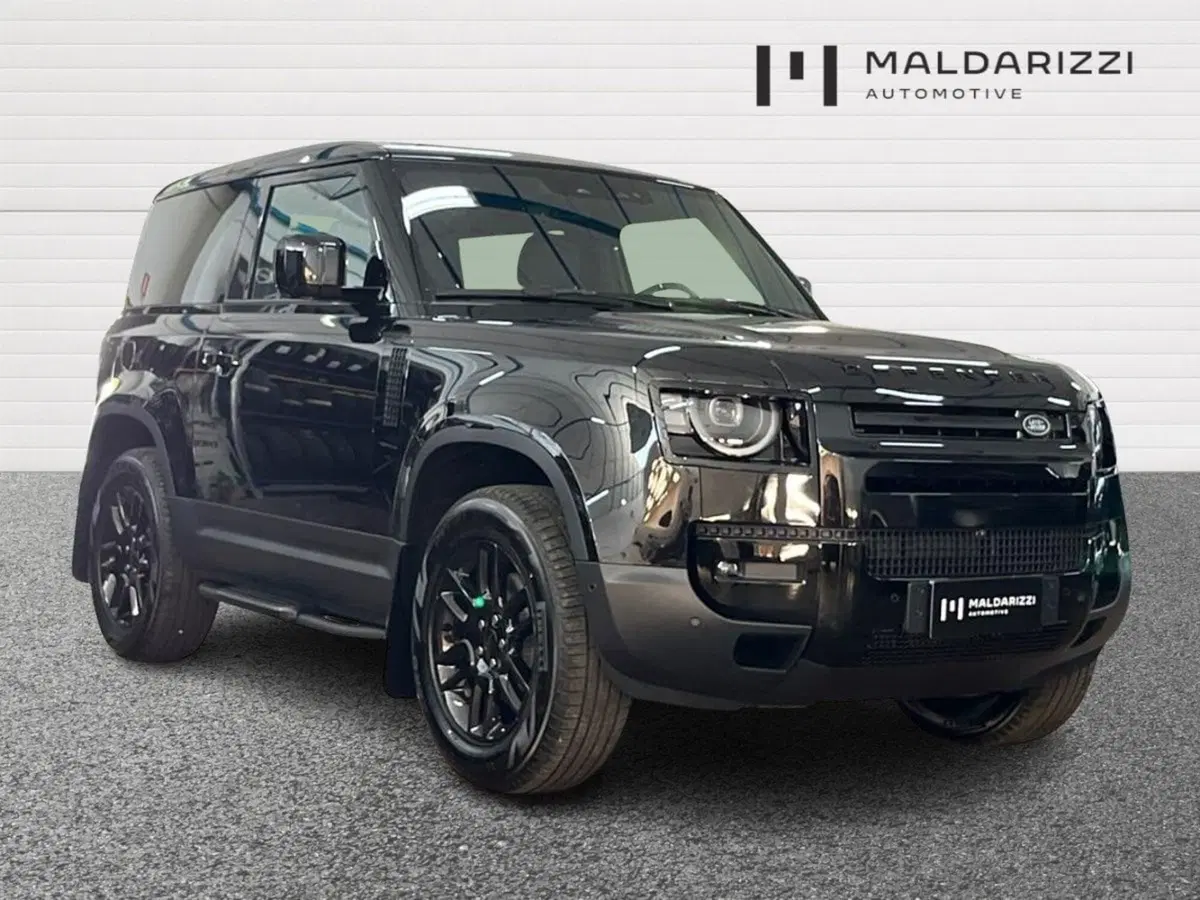 Land Rover Defender nuova a Bari