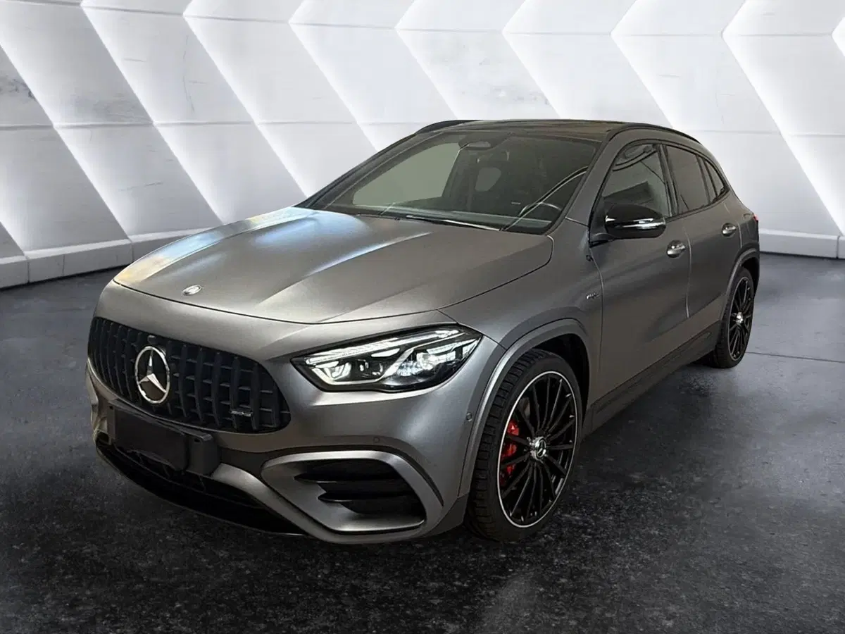 Mercedes-Benz GLA SUV usata a Napoli