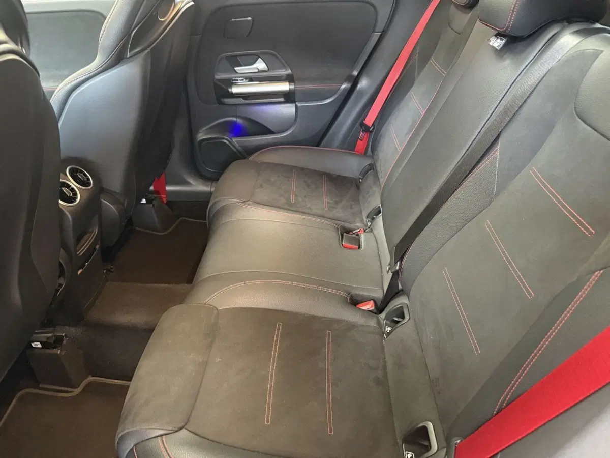 Mercedes-Benz GLA SUV usata a Napoli (15)