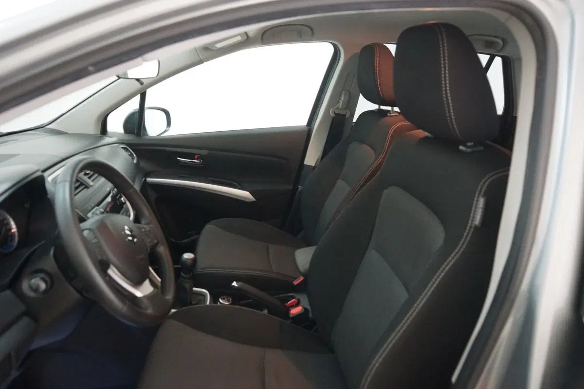 Suzuki S-Cross usata a Torino (10)