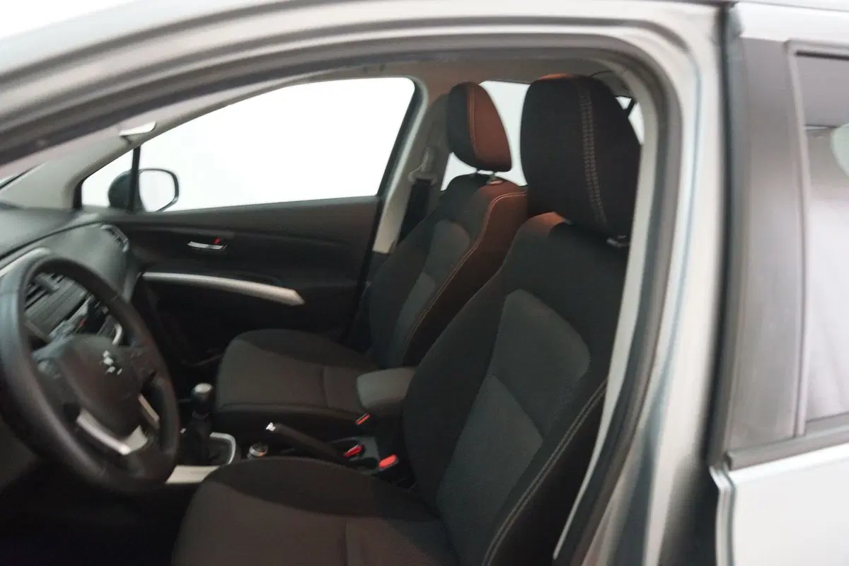 Suzuki S-Cross usata a Torino (11)