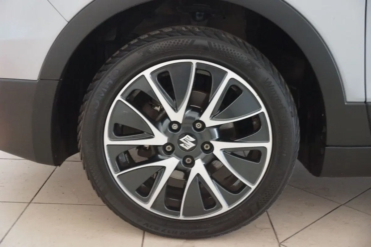 Suzuki S-Cross usata a Torino (19)