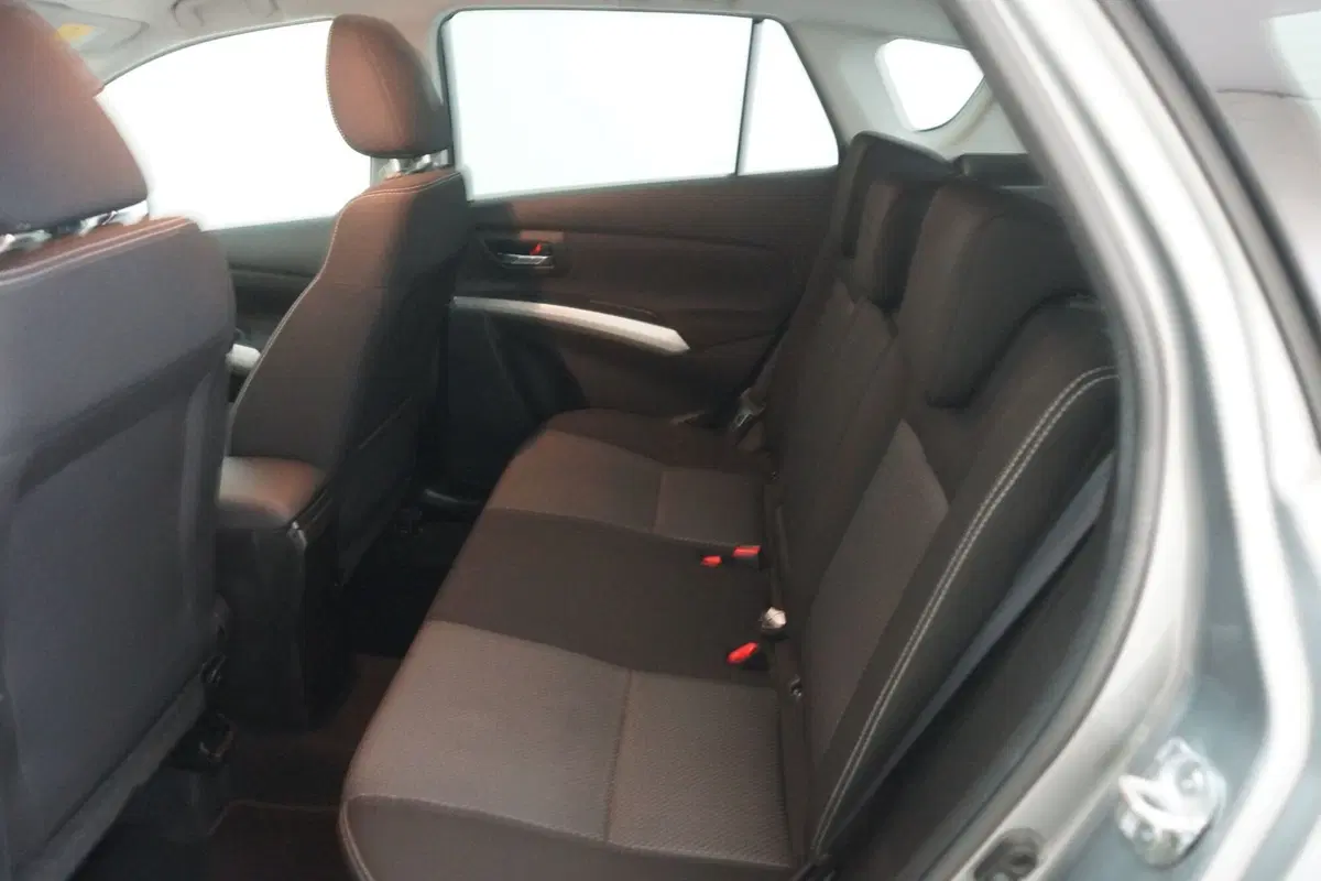 Suzuki S-Cross usata a Torino (8)