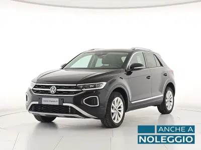 Volkswagen T-Roc 1.5 tsi Style dsg del 2023 usata a Asti