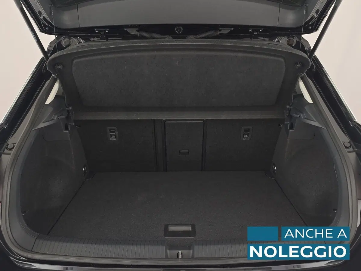 Volkswagen T-Roc usata a Asti (9)