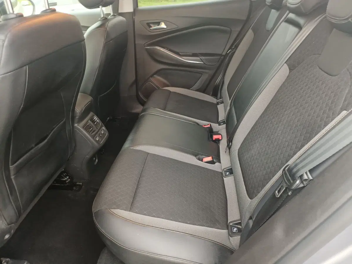Opel Grandland X usata a Pistoia (12)