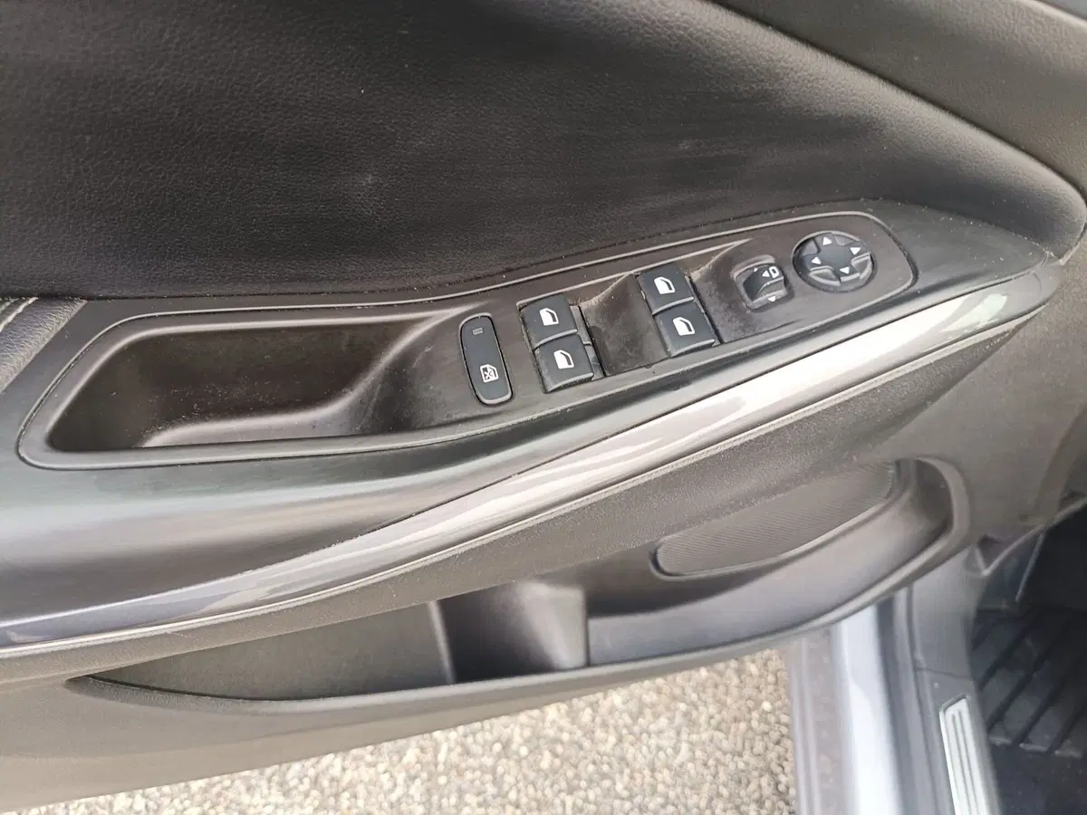 Opel Grandland X usata a Pistoia (13)