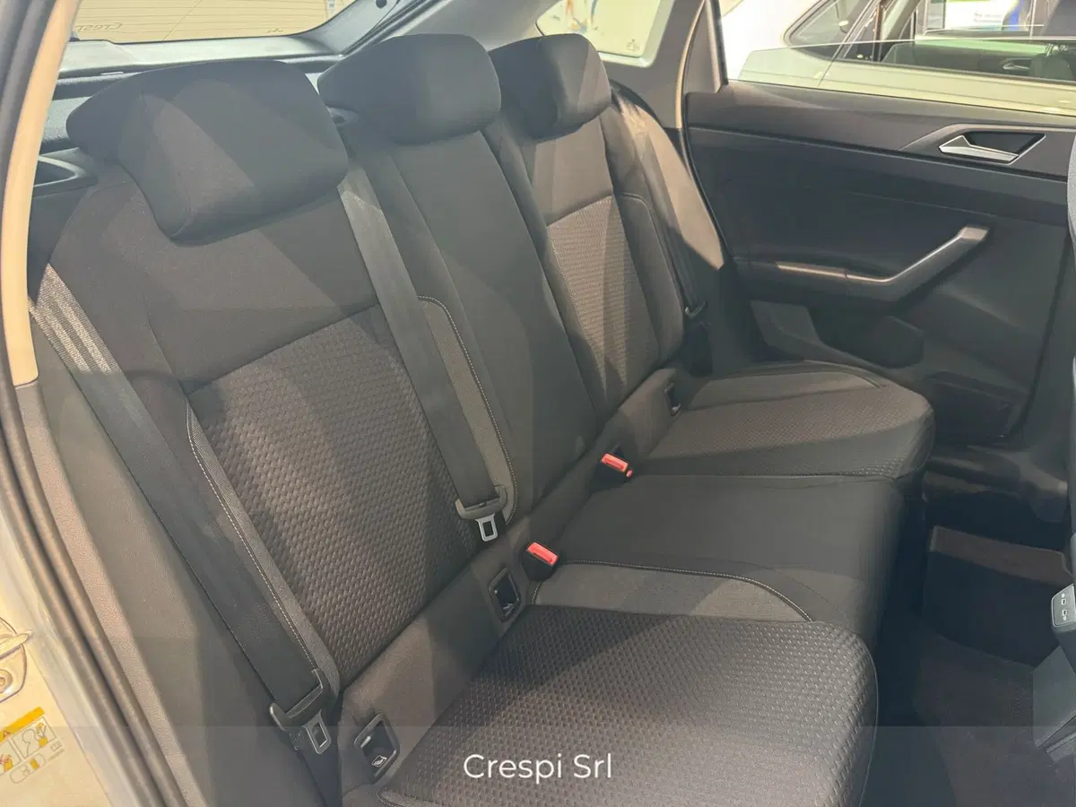Volkswagen Taigo nuova a Varese (12)