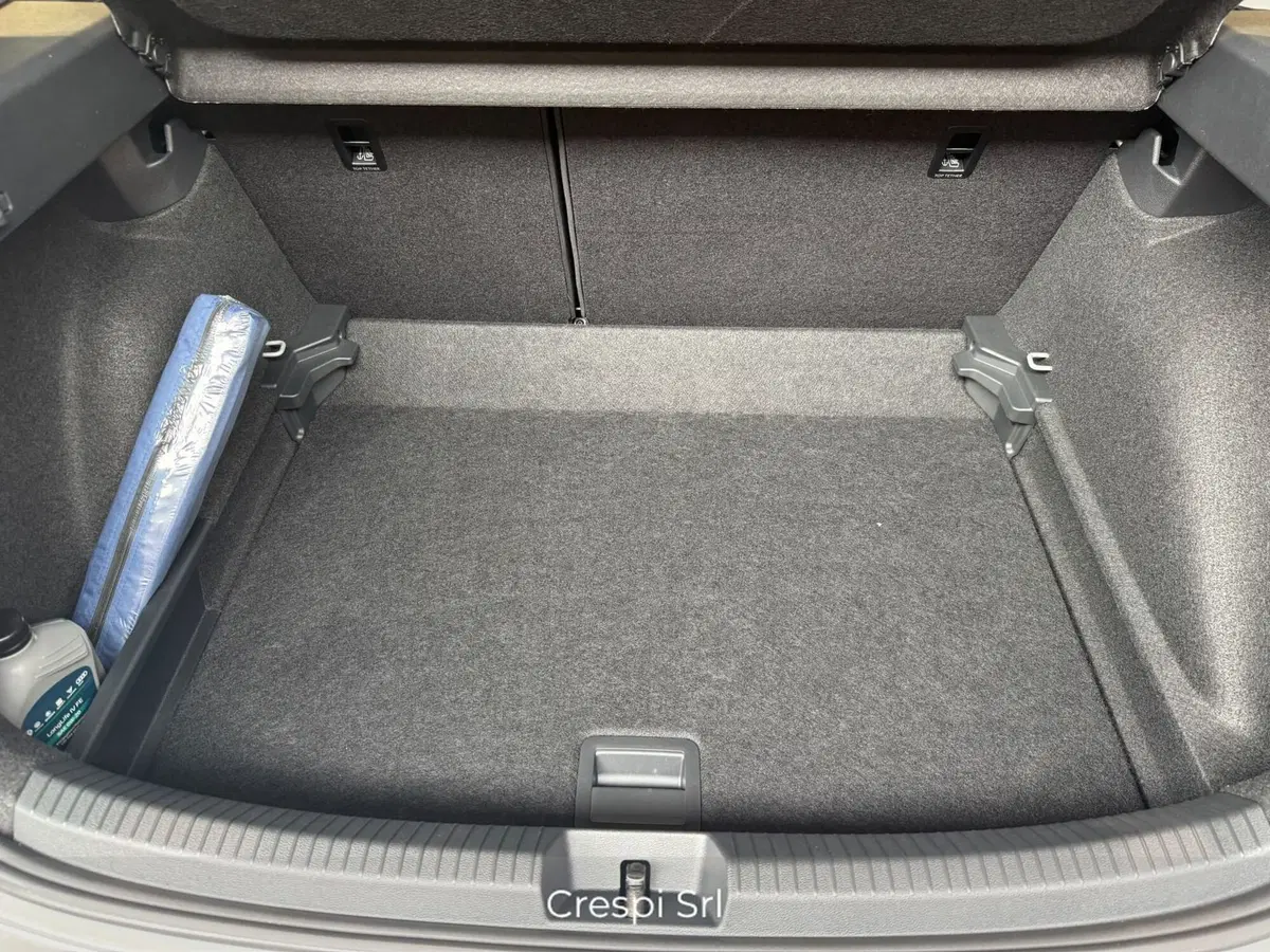 Volkswagen Taigo nuova a Varese (19)