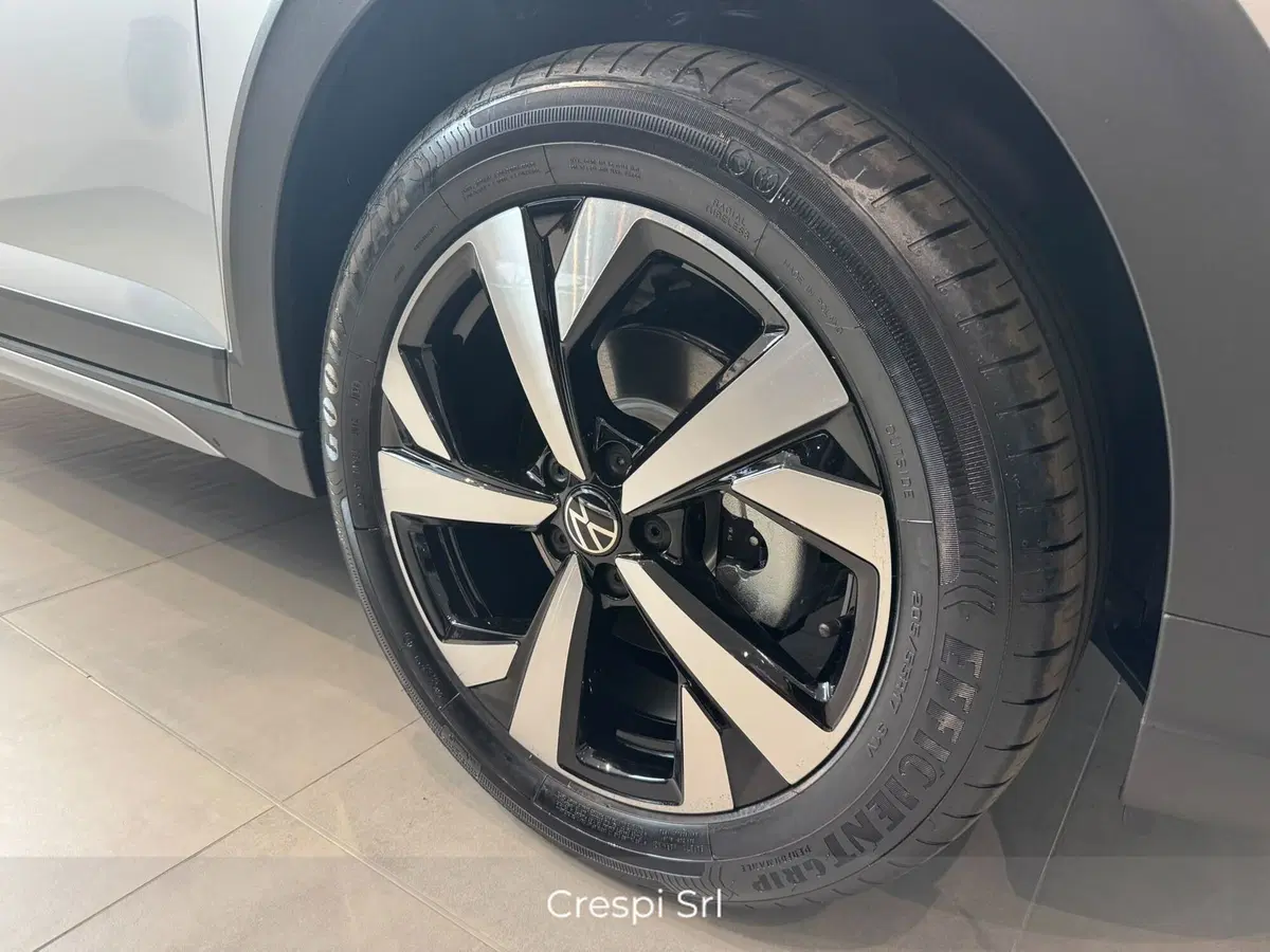 Volkswagen Taigo nuova a Varese (7)