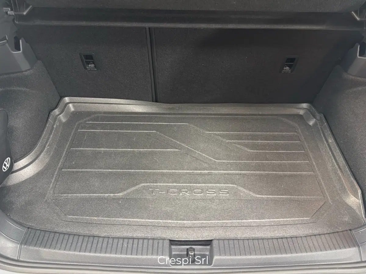 Volkswagen T-Cross usata a Varese (18)