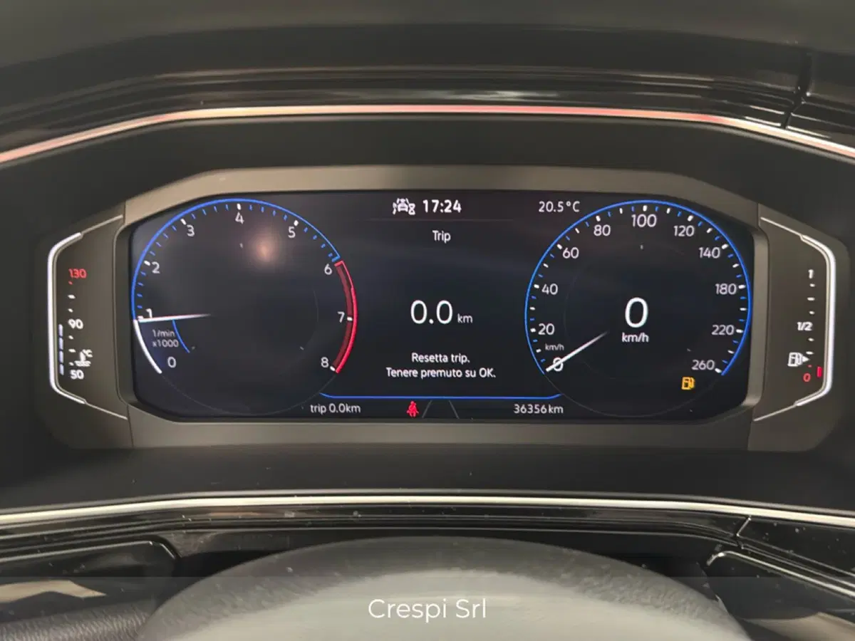 Volkswagen T-Cross usata a Varese (8)