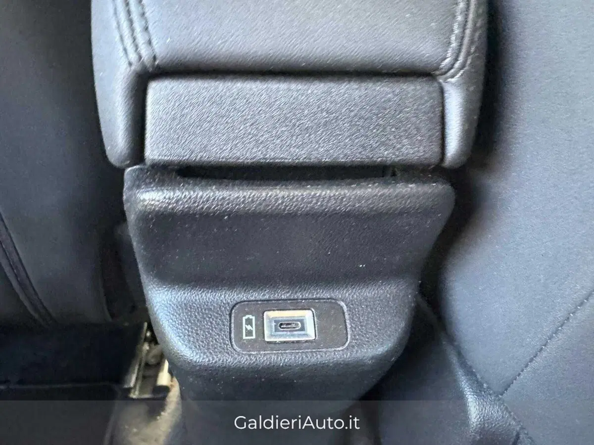 Jeep Avenger usata a Salerno (15)