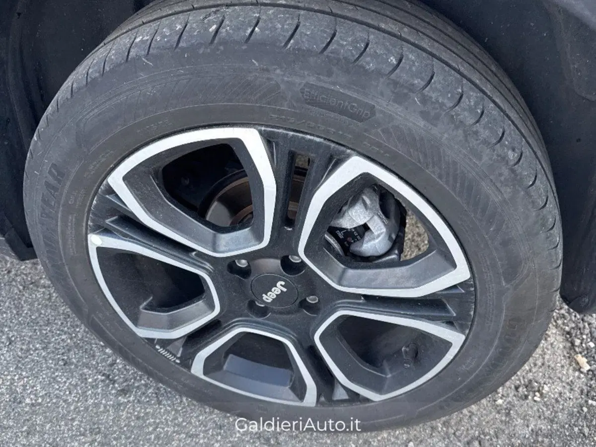 Jeep Avenger usata a Salerno (18)