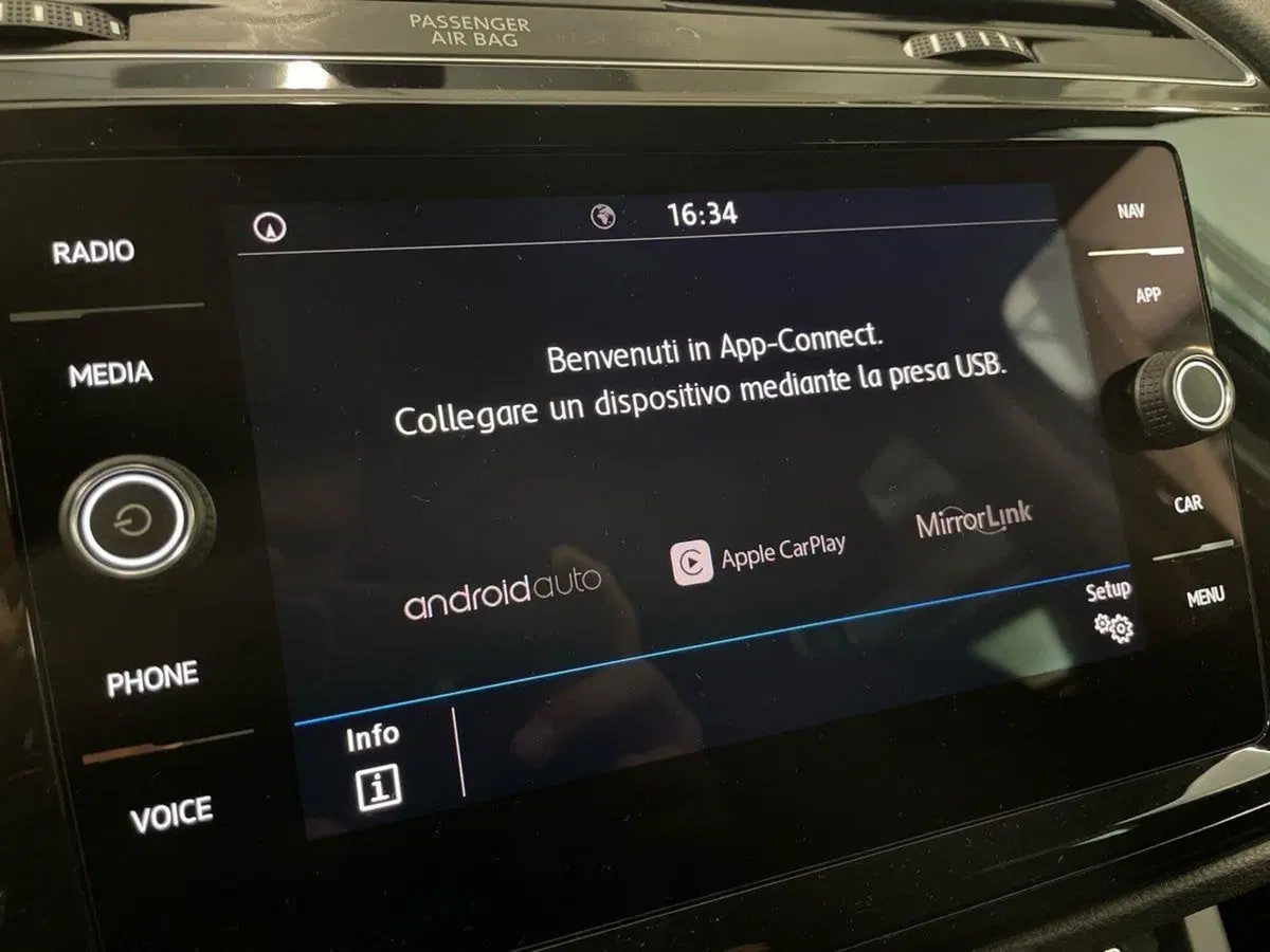 Volkswagen Touran usata a Prato (18)