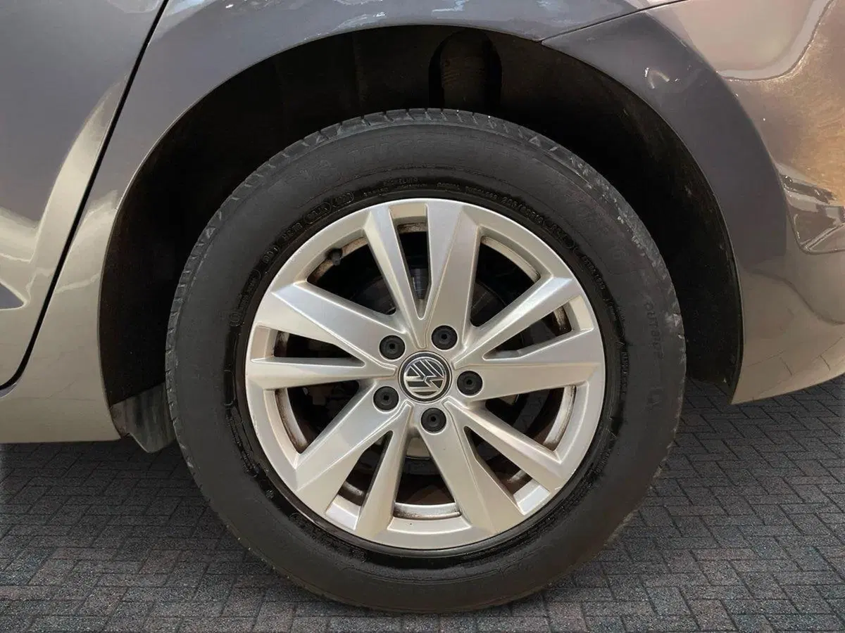 Volkswagen Touran usata a Prato (6)