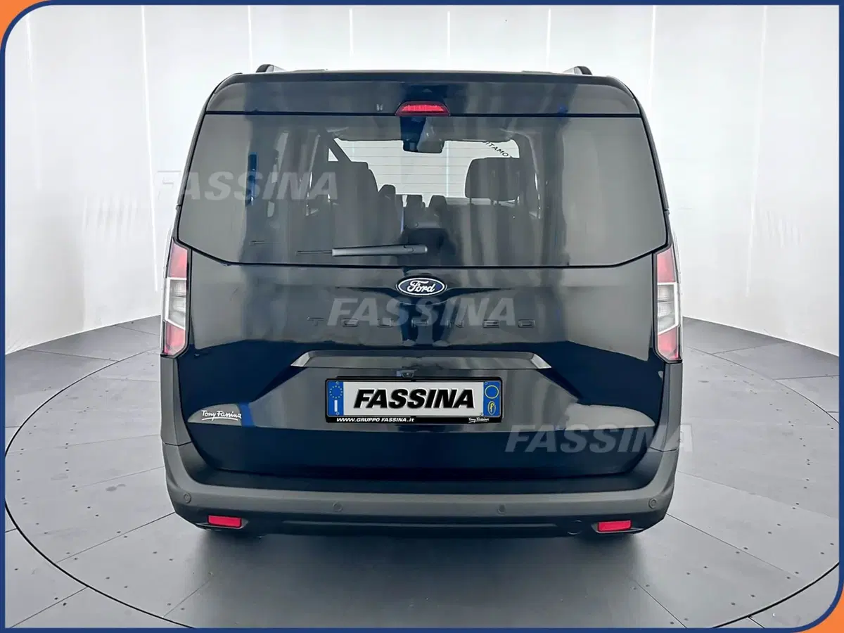 Ford Tourneo Courier usata a Milano (5)