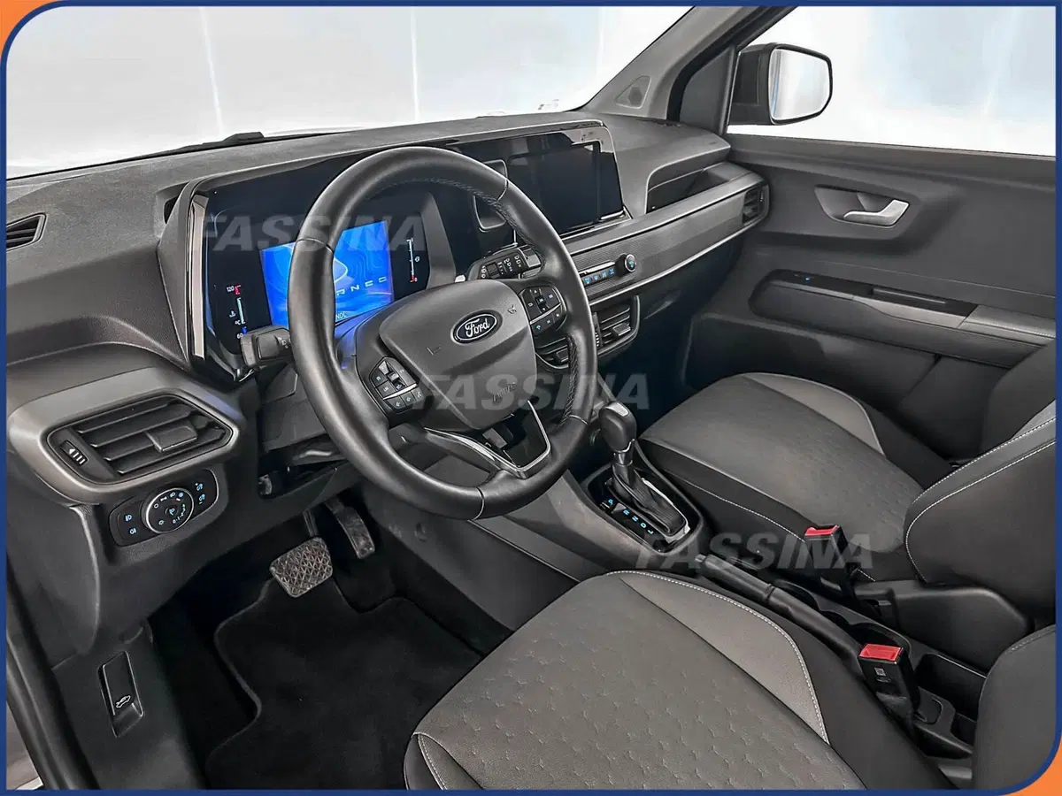 Ford Tourneo Courier usata a Milano (9)