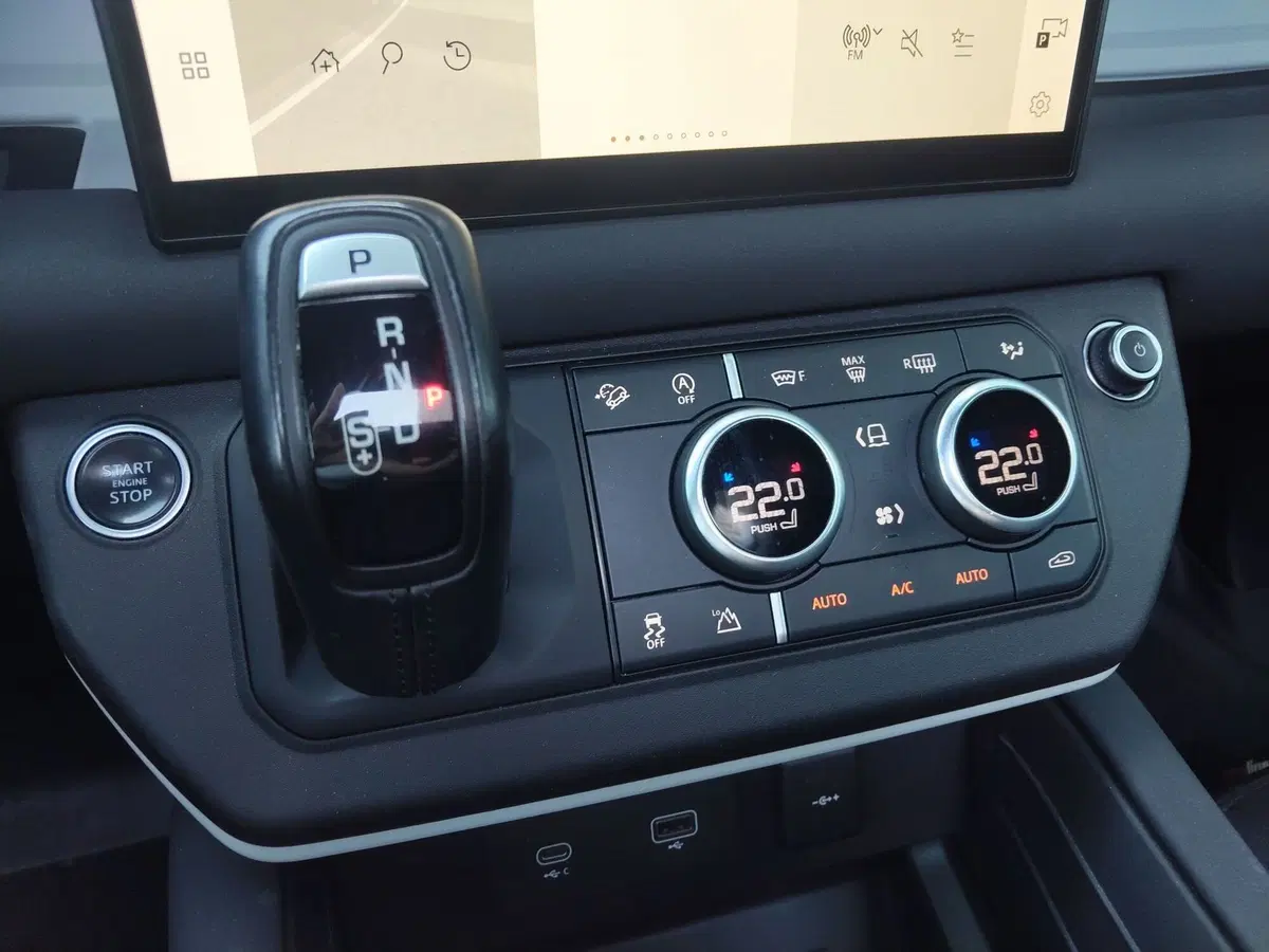 Land Rover Defender usata a Modena (12)