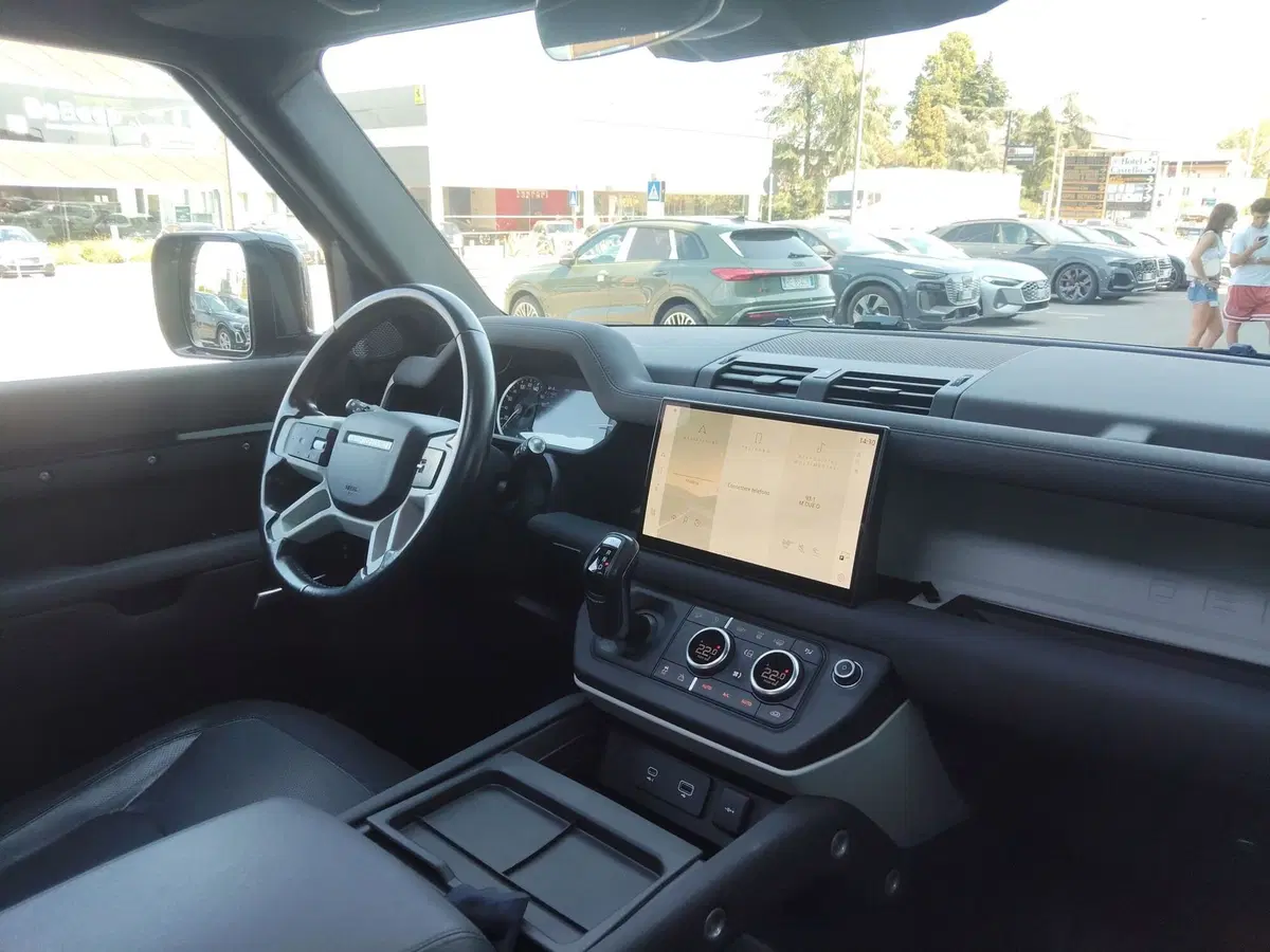Land Rover Defender usata a Modena (8)