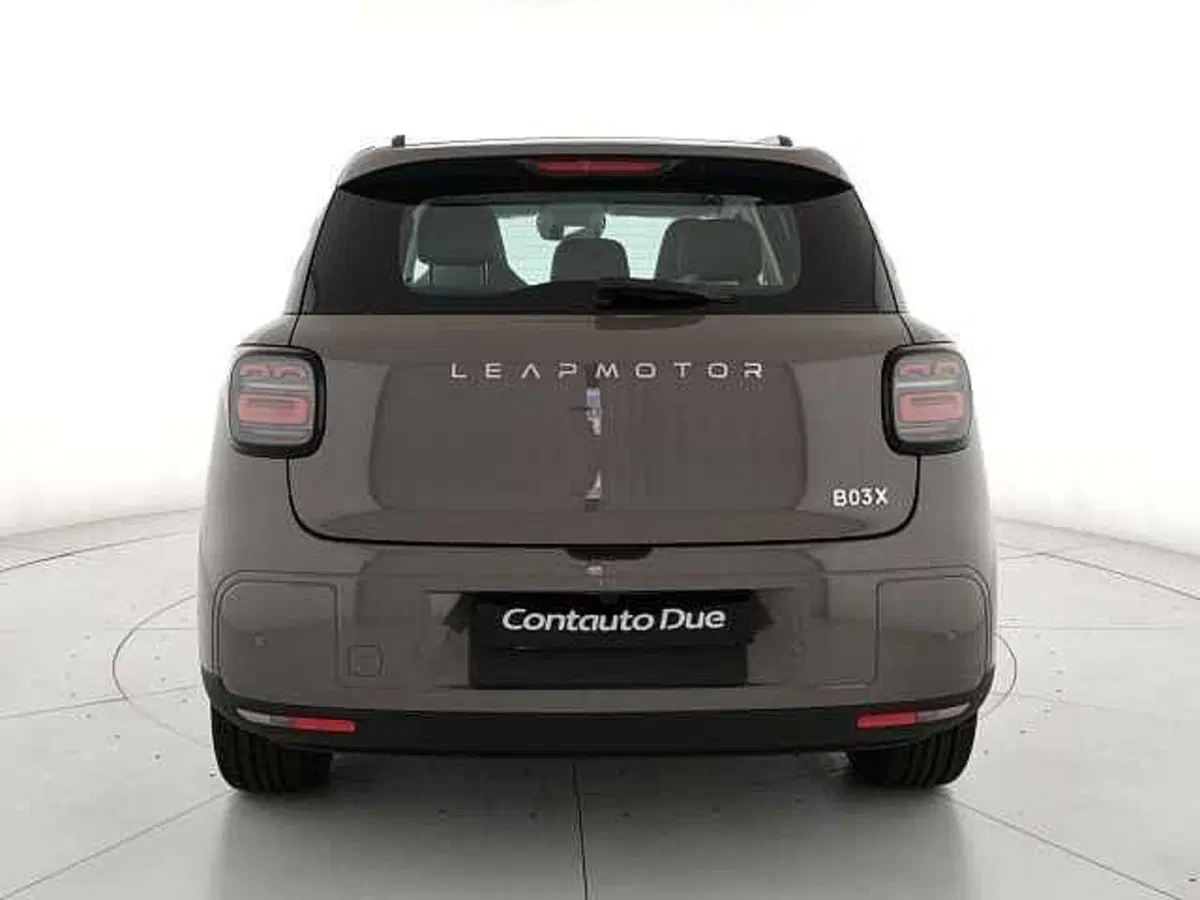 Leapmotor B03X nuova a Caserta (6)