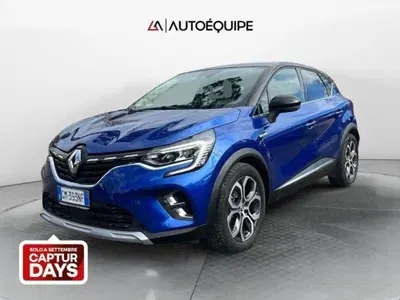Renault Captur Full Hybrid E-Tech 145 CV Techno Fast Track del 2023 usata a Roma