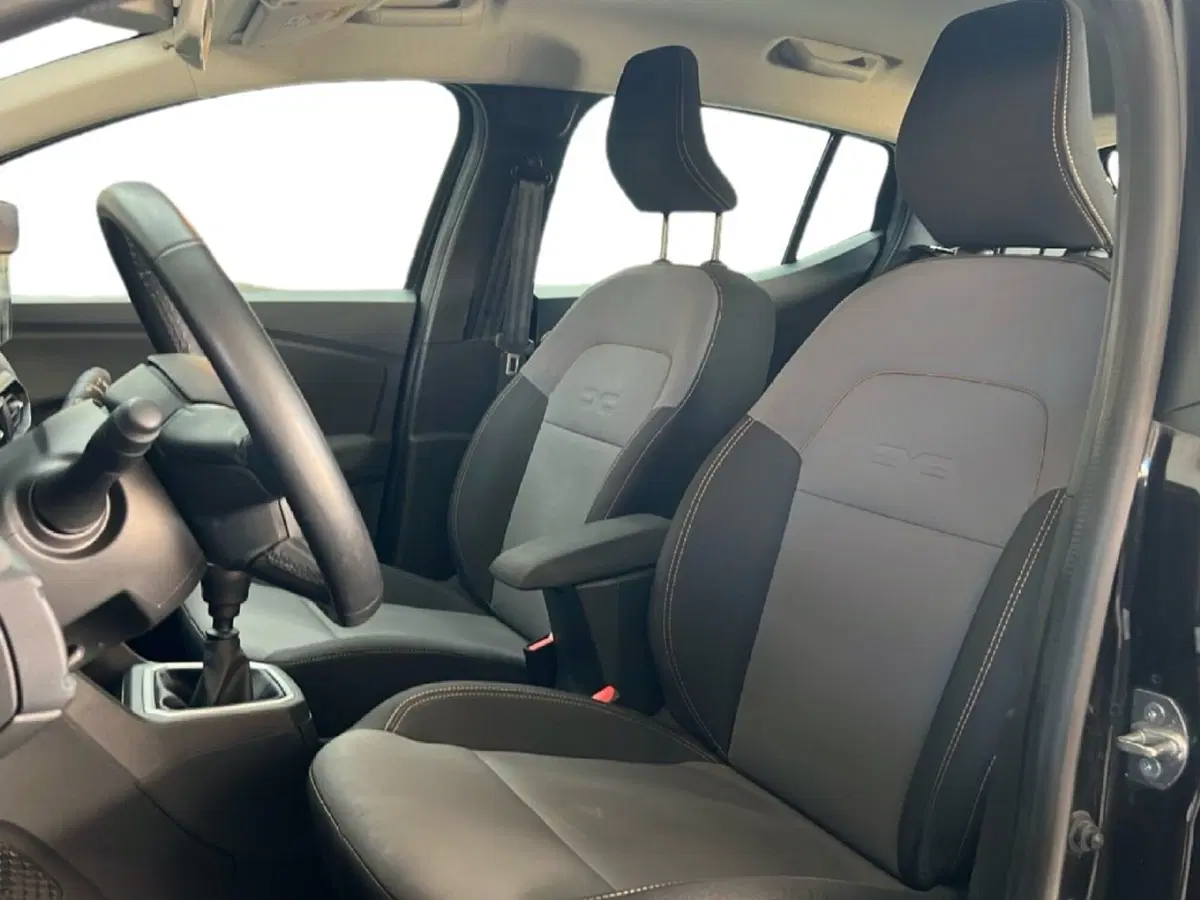 Dacia Sandero Stepway usata a Roma (12)
