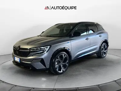 Renault Austral 1.2 full hybrid Iconic Esprit Alpine 200cv auto del 2023 usata a Roma