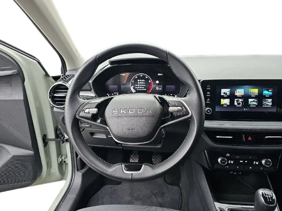 Skoda Fabia nuova a Lecco (11)