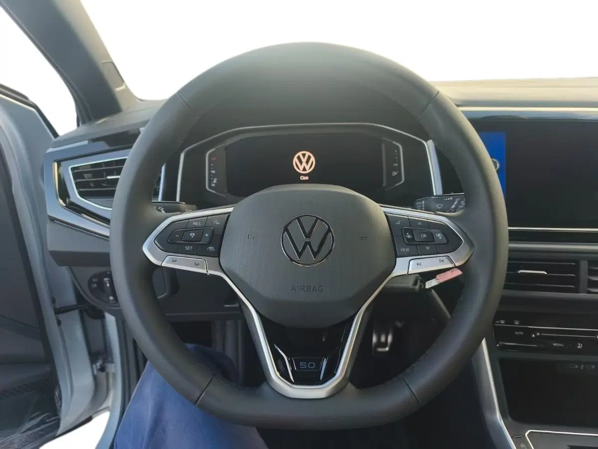 Volkswagen Polo nuova a Lecco (10)