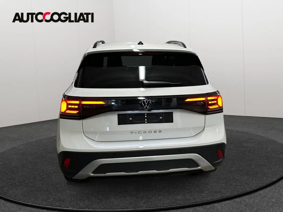 Volkswagen T-Cross nuova a Lecco (4)