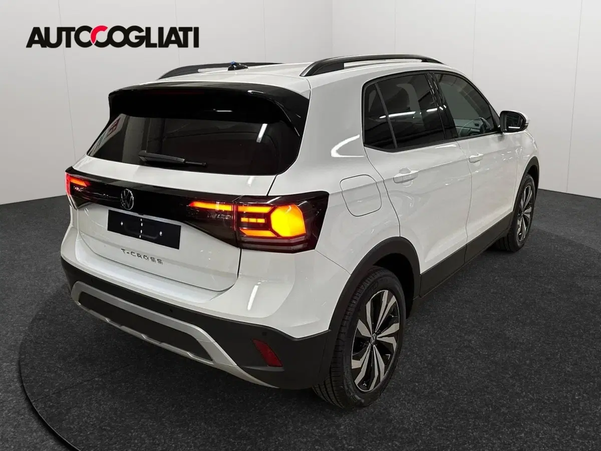 Volkswagen T-Cross nuova a Lecco (5)