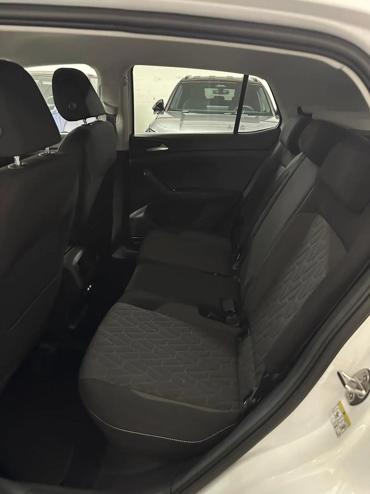 Volkswagen T-Cross nuova a Lecco (7)