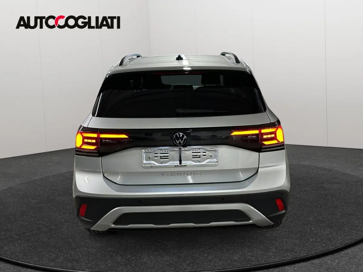 Volkswagen T-Cross nuova a Lecco (2)