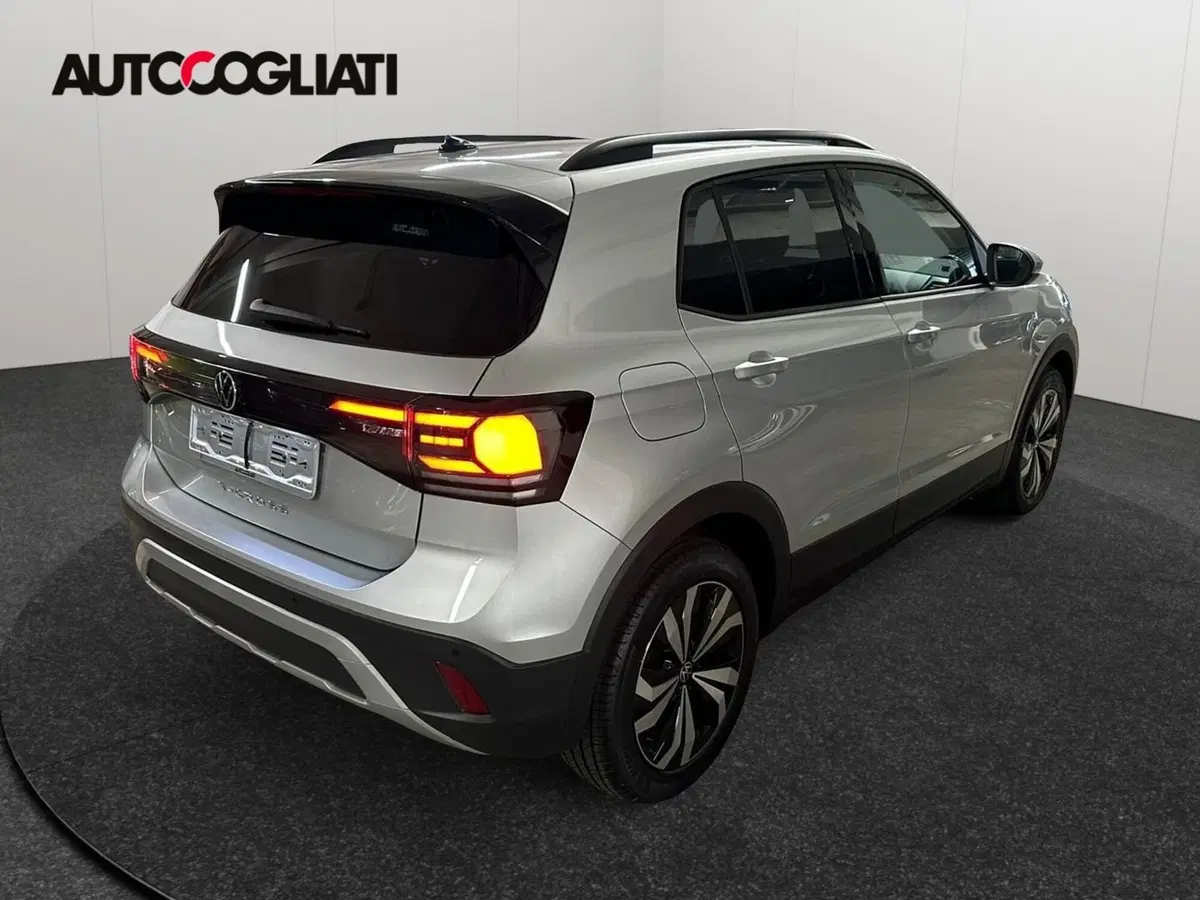 Volkswagen T-Cross nuova a Lecco (5)