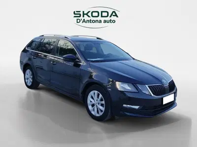 Skoda Octavia Station Wagon 1.4 TSI Wagon Executive G-Tec del 2018 usata a Taranto
