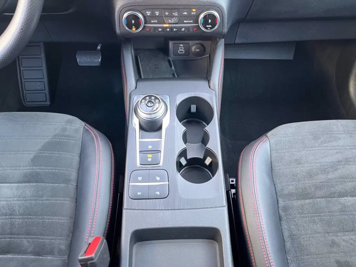 Ford Kuga usata a Milano (16)