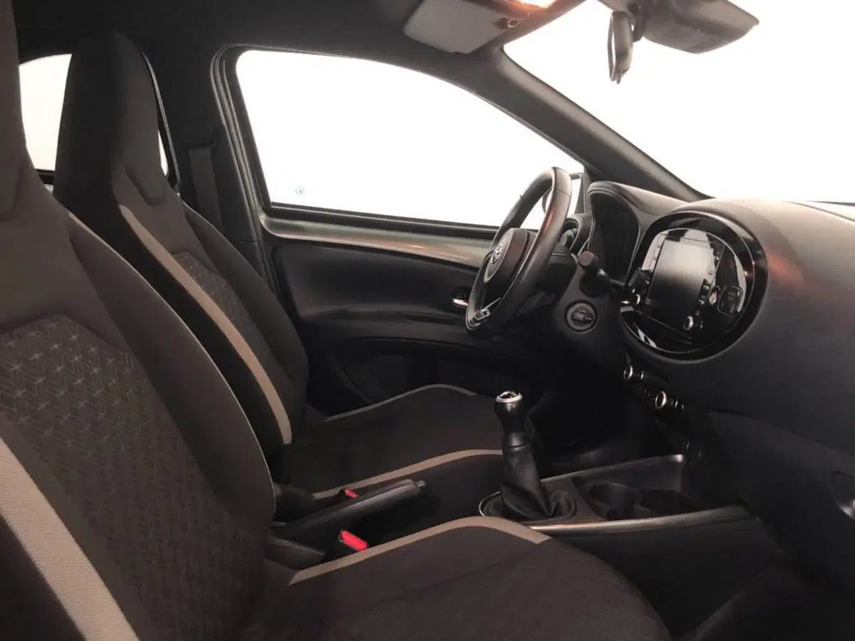 Toyota Aygo X usata a Torino (11)
