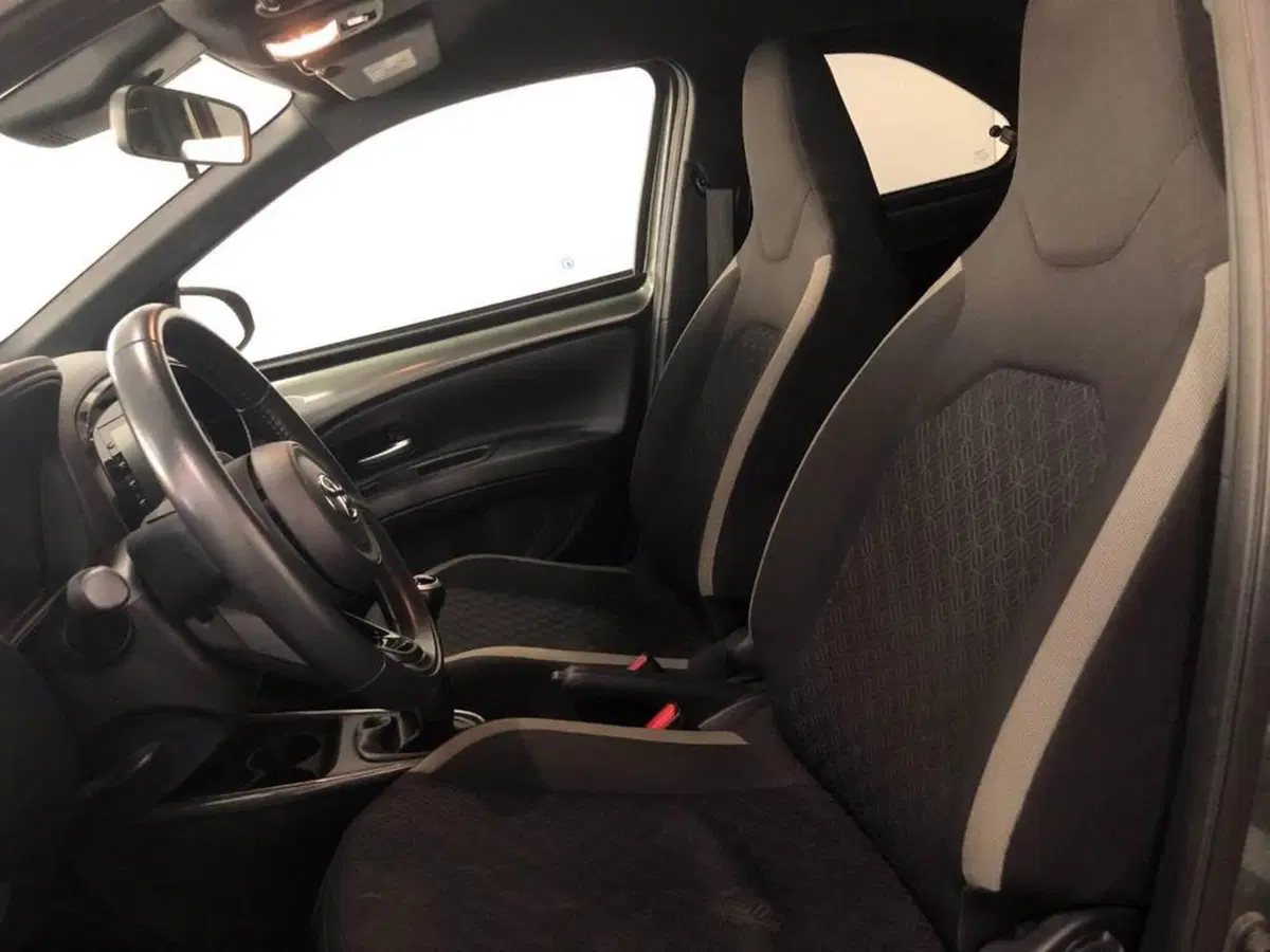 Toyota Aygo X usata a Torino (12)