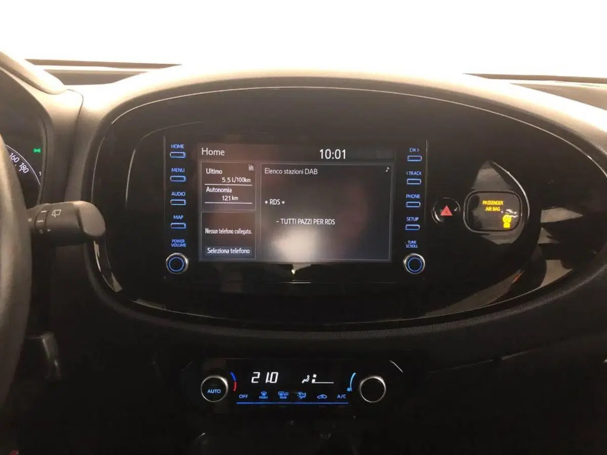 Toyota Aygo X usata a Torino (8)
