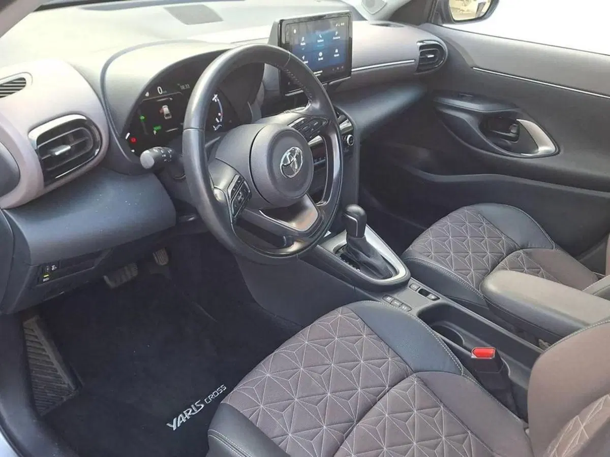 Toyota Yaris Cross usata a Torino (12)