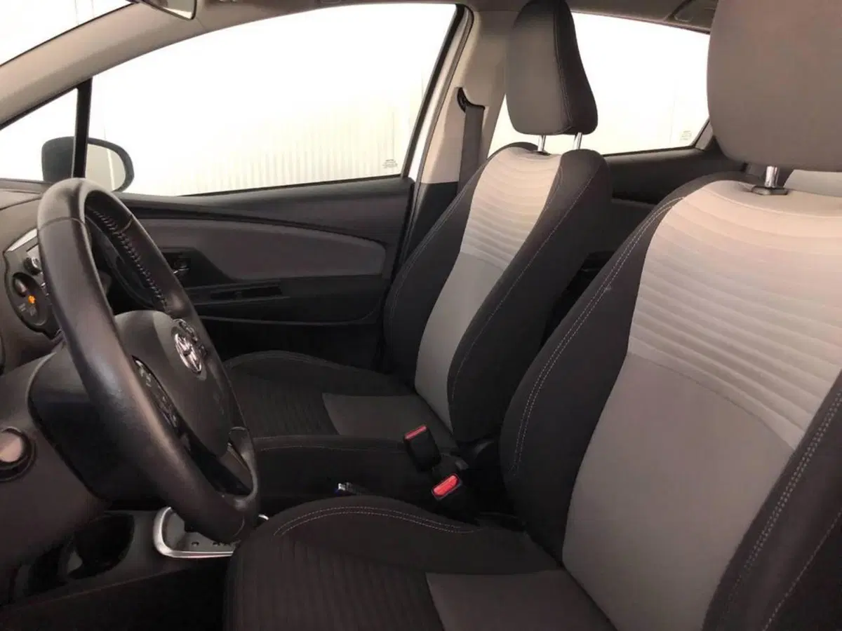 Toyota Yaris usata a Torino (12)