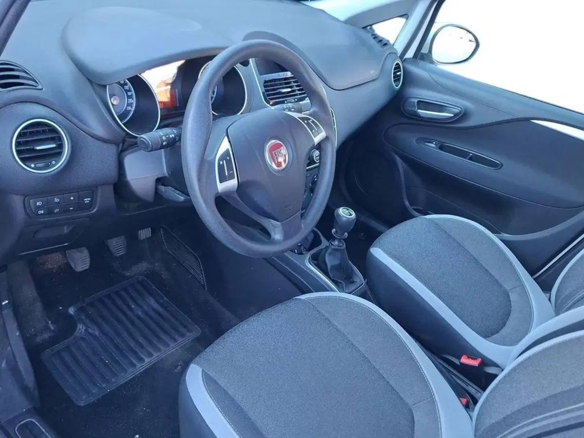 Fiat Punto usata a Torino (9)